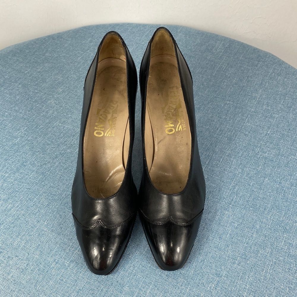 Vintage Salvatore Ferragamo Black Leather Slip On Pumps size 7